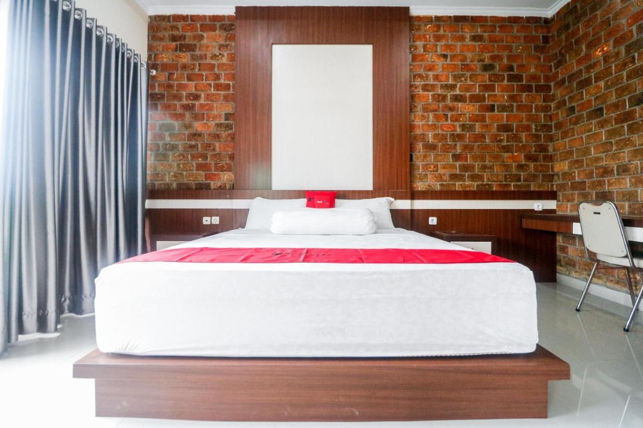 Reddoorz Plus Near Kualanamu Airport Μεντάν Εξωτερικό φωτογραφία