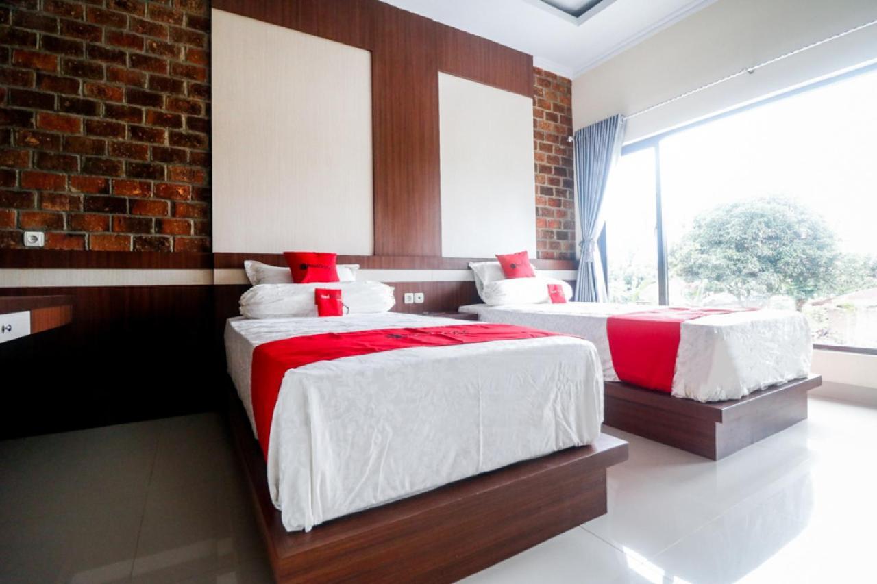Reddoorz Plus Near Kualanamu Airport Μεντάν Εξωτερικό φωτογραφία